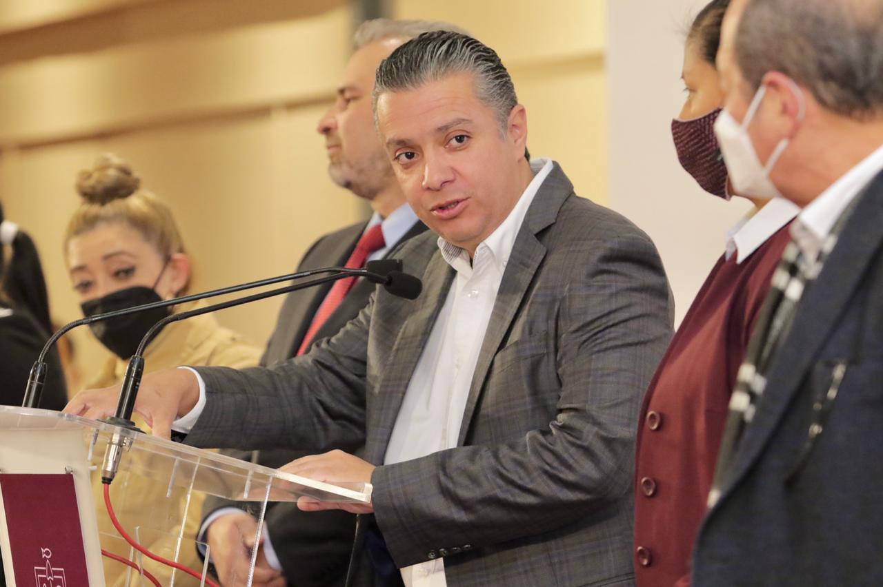 Luis Navarro García: Así recuperó las finanzas del estado de Michoacán 