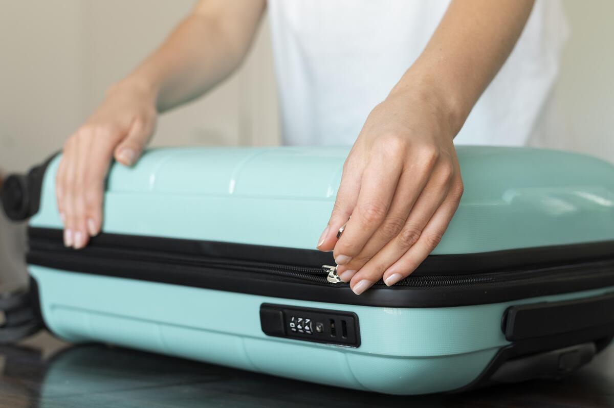 Guía para empacar tu maleta de forma eficiente y ligera