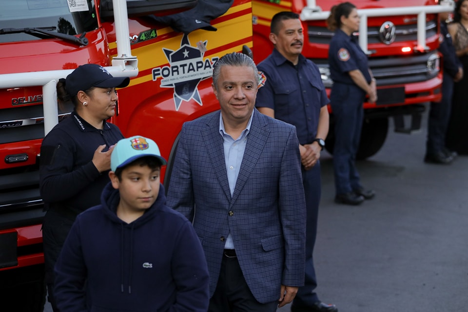 Michoacán dignifica a sus bomberos: Luis Navarro
